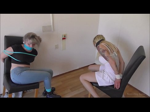 ❤️ Ferslave / fêstbûn en gagged / famke yn need ❤️❌ Moaie porno op fy.rex-porn-com.ru