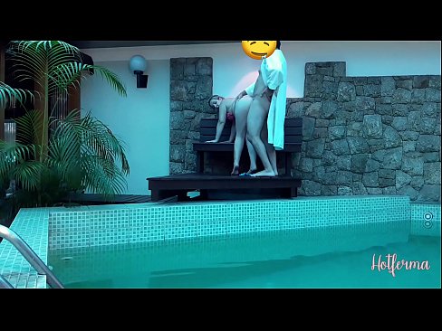 ❤️ Baas noeget faam nei it swimbad, mar koe net wjerstean in hot ❤️❌ Moaie porno op fy.rex-porn-com.ru
